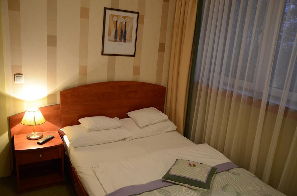 Agat Hotel Łódź Oda fotoğraf
